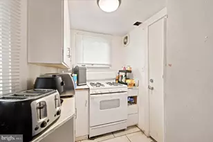 863 E Price St, Philadelphia, PA 19138 - Photo 14