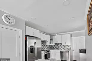 2545 S 9th St, Philadelphia, PA 19148 - Photo 30