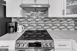 2545 S 9th St, Philadelphia, PA 19148 - Photo 32