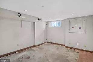 2419 S Woodstock St, Philadelphia, PA 19145 - Photo 22
