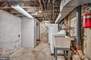 2419 S Woodstock St, Philadelphia, PA 19145 - Photo 20