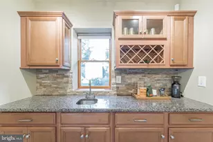214 Grape St, Philadelphia, PA 19128 - Photo 8