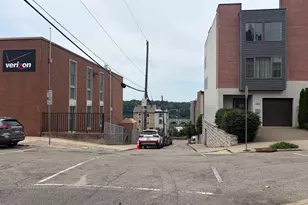214 Grape St, Philadelphia, PA 19128 - Photo 4