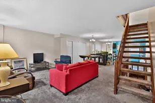 7819 Venus Pl, Philadelphia, PA 19153 - Photo 6