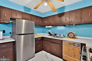 7819 Venus Pl, Philadelphia, PA 19153 - Photo 12