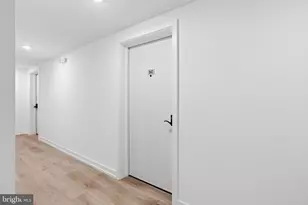 208 Vine St, Philadelphia, PA 19106 - Photo 2