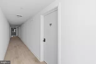 209 New St, Philadelphia, PA 19106 - Photo 2