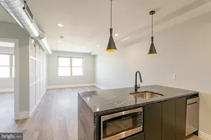 526 Brown St, Philadelphia, PA 19123 - Photo 4