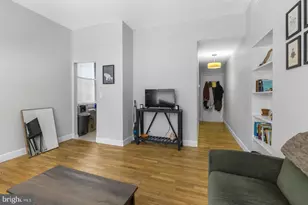 242 S 13th St, Philadelphia, PA 19107 - Photo 2