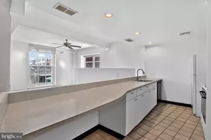 244 N 3rd St, Philadelphia, PA 19106 - Photo 8