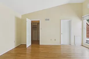 2036 Appletree St, Philadelphia, PA 19103 - Photo 30