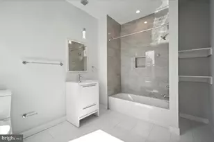 647 N 33rd St, Philadelphia, PA 19104 - Photo 10