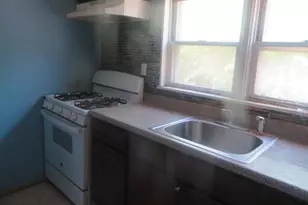 1719 S Avondale St, Philadelphia, PA 19142 - Photo 4