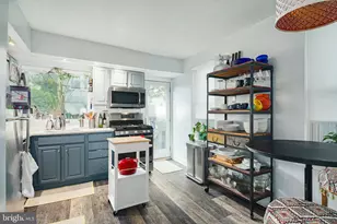 2226 St Albans St, Philadelphia, PA 19146 - Photo 10