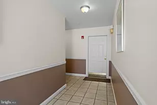 6 S Strawberry St, Philadelphia, PA 19106 - Photo 2