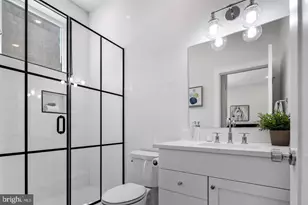 1910 Brown St, Philadelphia, PA 19130 - Photo 10