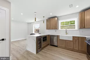 861 N 7th St, Philadelphia, PA 19123 - Photo 8