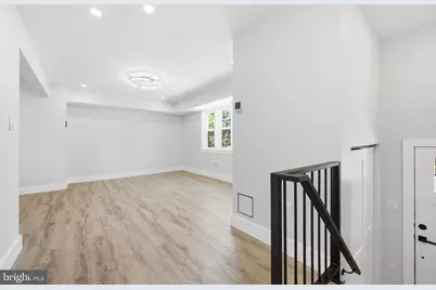 861 N 7th Street, Philadelphia, PA 19123 - Photo 4