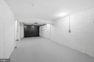 861 N 7th St, Philadelphia, PA 19123 - Photo 32
