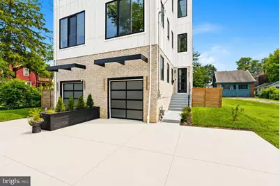 623 Crestview Road, Philadelphia, PA 19128 - Photo 2