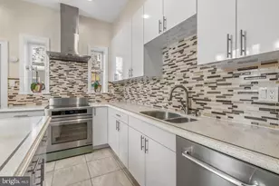 2515 S 16th St, Philadelphia, PA 19145 - Photo 2