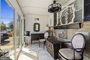 896 Pne Hl Rd, Philadelphia, PA 19115 - Photo 4