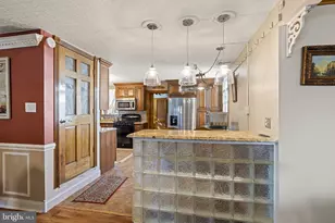 896 Pne Hl Rd, Philadelphia, PA 19115 - Photo 8