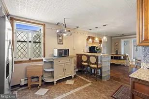 896 Pne Hl Rd, Philadelphia, PA 19115 - Photo 10