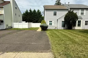 2091 Red Lion Rd, Philadelphia, PA 19115 - Photo 2