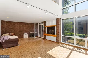 341 S 5th St, Philadelphia, PA 19106 - Photo 8