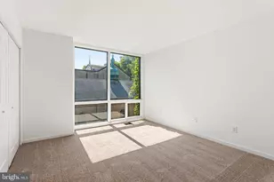 341 S 5th St, Philadelphia, PA 19106 - Photo 32