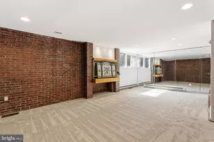 341 S 5th St, Philadelphia, PA 19106 - Photo 42