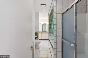 341 S 5th St, Philadelphia, PA 19106 - Photo 22
