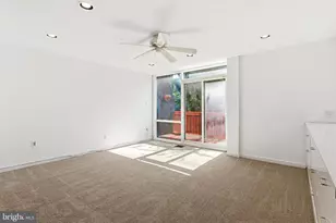 341 S 5th St, Philadelphia, PA 19106 - Photo 16