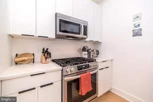 1613 Brown St, Philadelphia, PA 19130 - Photo 12