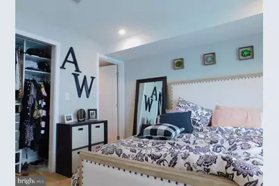 922 N 17th Street #F, Philadelphia, PA 19130 - Photo 12
