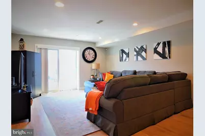 922 N 17th Street #F, Philadelphia, PA 19130 - Photo 2
