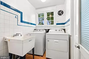 3433 W Penn St, Philadelphia, PA 19129 - Photo 12