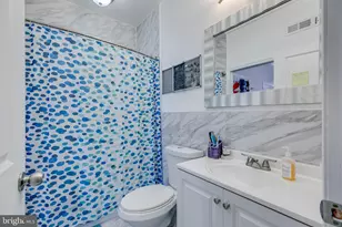 2017 Pierce St, Philadelphia, PA 19145 - Photo 8