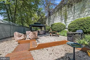 2 Leverington Ave, Philadelphia, PA 19127 - Photo 20