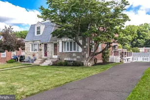 8606 Bridle Rd, Philadelphia, PA 19115 - Photo 2