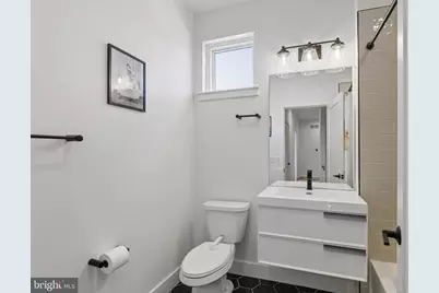652 N 13th Street, Philadelphia, PA 19123 - Photo 30