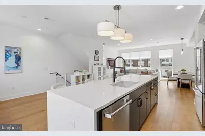 652 N 13th Street, Philadelphia, PA 19123 - Photo 16