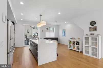 652 N 13th Street, Philadelphia, PA 19123 - Photo 12