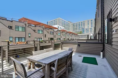 652 N 13th Street, Philadelphia, PA 19123 - Photo 10
