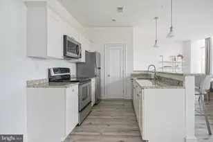 201 N 8th St, Philadelphia, PA 19106 - Photo 12