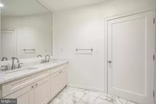 201 N 8th St, Philadelphia, PA 19106 - Photo 22