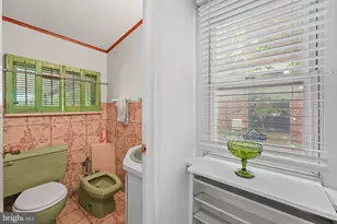 31 E Gravers Ln, Philadelphia, PA 19118 - Photo 18