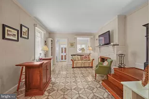 31 E Gravers Ln, Philadelphia, PA 19118 - Photo 6