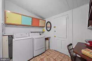 31 E Gravers Ln, Philadelphia, PA 19118 - Photo 16
